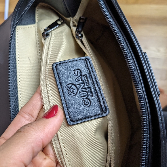 Gunas New York Emily Vegan Leather Crossbody/Clutch Handbag (like new) - Picture 5 of 11